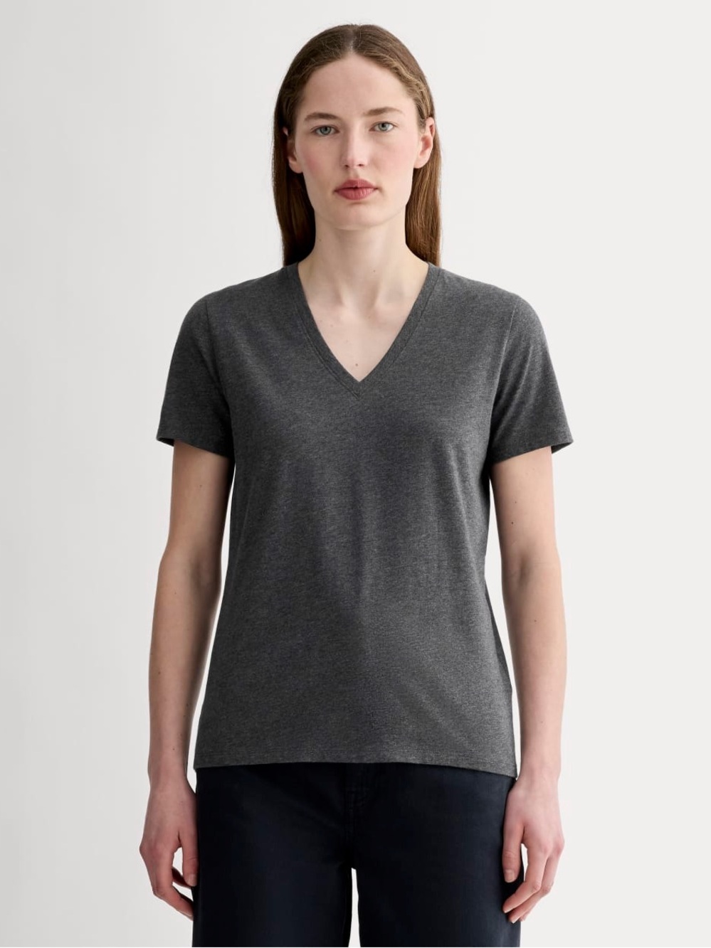 NWT Everlane Women’s The Slim V-Neck Tee In Essential Cotton Heathered Soot M